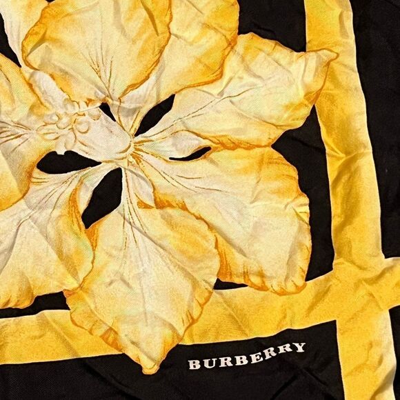 Burberry 100% Silk Square Scarf in Rare Floral Iconic Print in Black, Gold - Picture 4 of 6